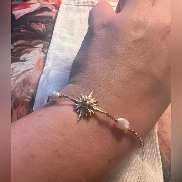 Dior REVE D'INFINI Star Bracelet Gold Plated artificial pearl White EUC w/dustie - Picture 8 of 8